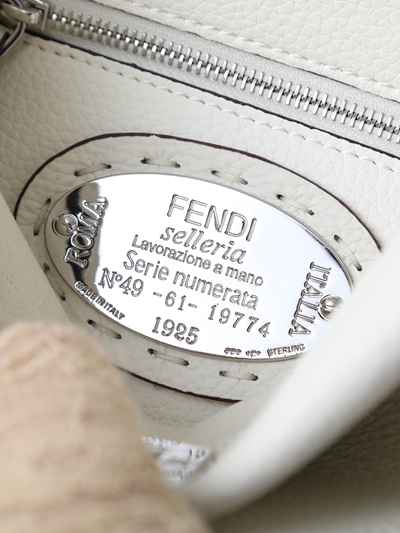 フェンディバッグ側面デザイン